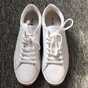 Zara minimalist white sneaker (39)